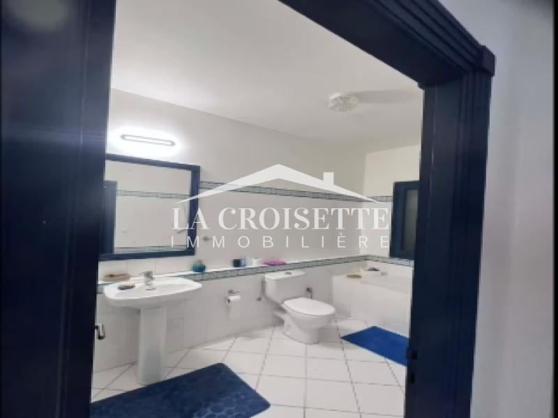 Duplex avec jardin S+3 meublé à Gammarth